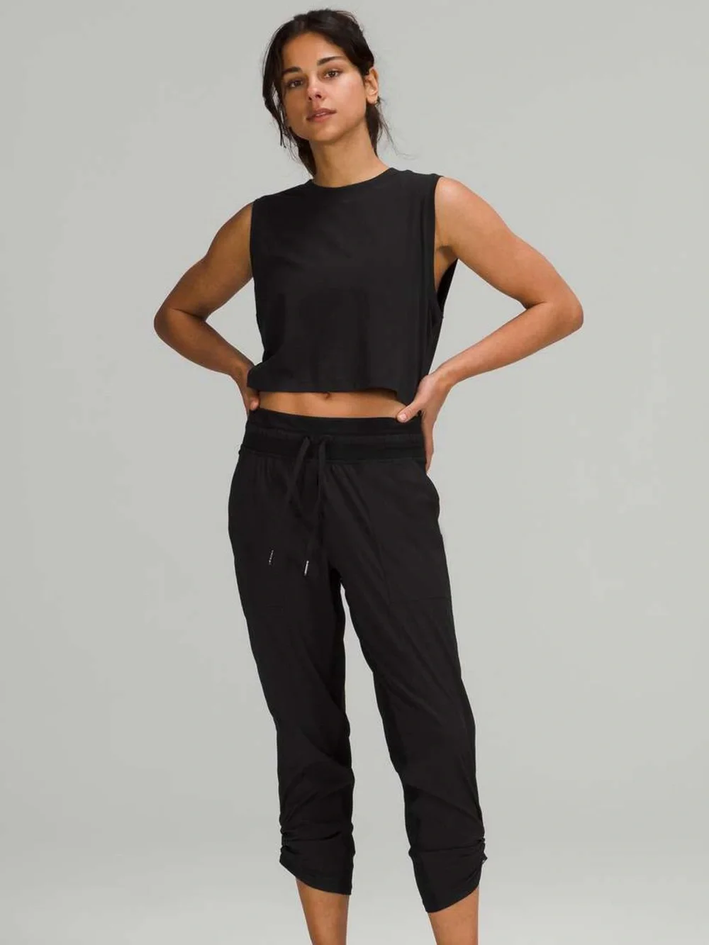 Lululemon Dance Studio Pants Mid-Rise 25” Crop Black casual Athleisure. Sk24